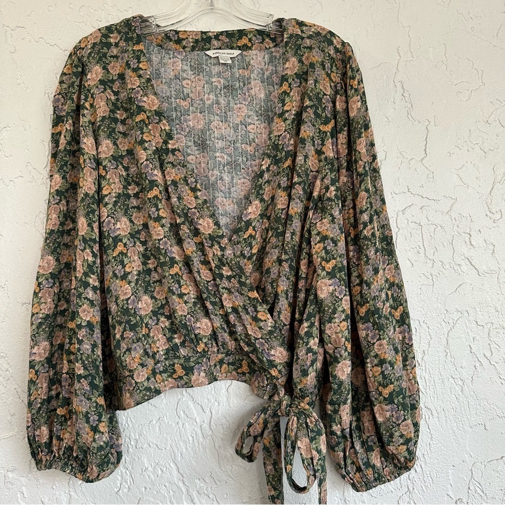 AMERICAN EAGLE Women’s Size XL Floral Faux Wrap Top Bohemian